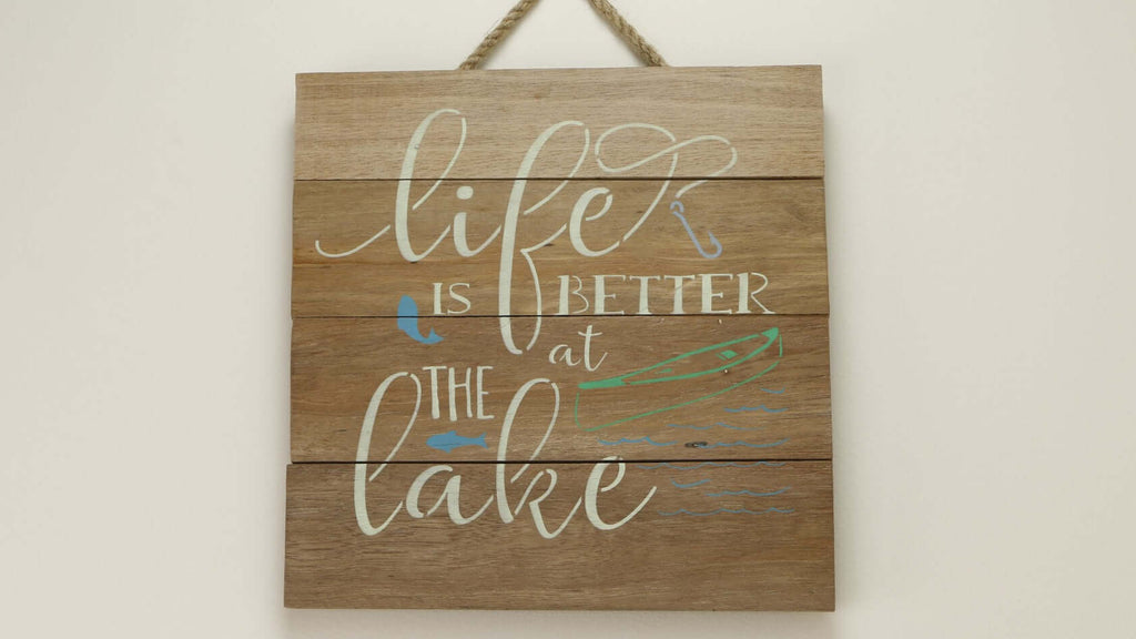 Reclaimed Wood Decor: How to Stencil a Reclaimed Wood Décor Sign